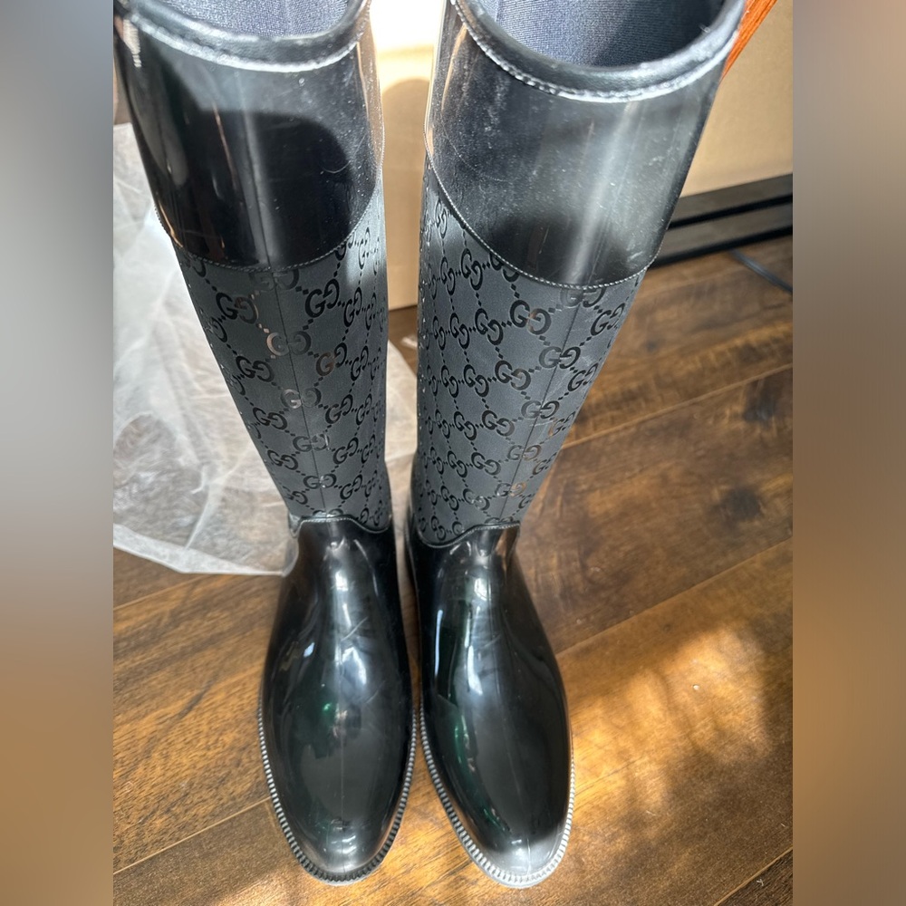 Authentic Black Gucci rain boot